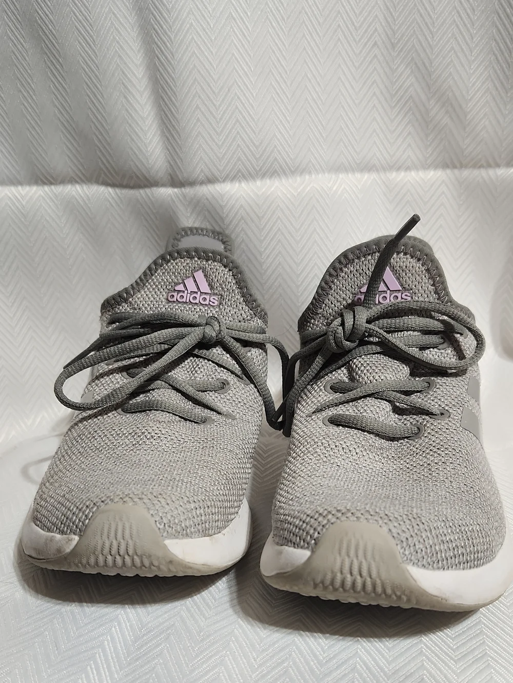 Sz 8 Womens Adidas Gray Knit Sneakers with Light Pink Logo